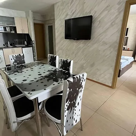 “sunny Hills” B2.8 Apartment